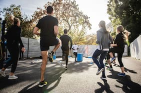 Los 5 ejercicios esenciales que todo adulto debe hacer para envejecer bien