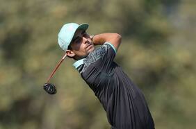 Duros dardos: Joaquín Niemann se lanza contra el ranking mundial de golf tras terminar en el podio en Omán