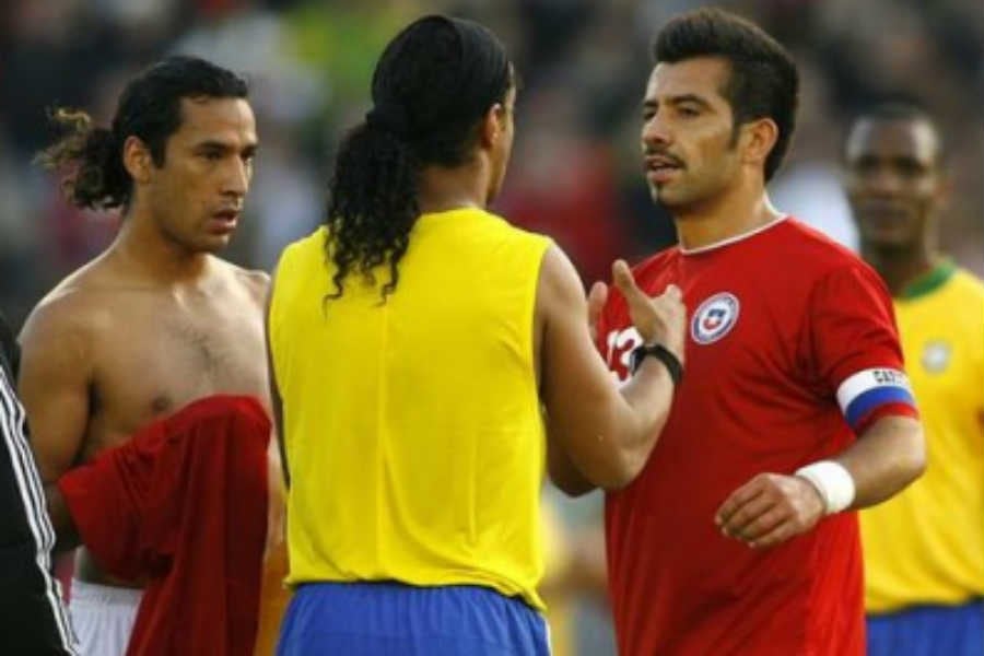 ¿Pasará con Cristiano Ronaldo? Luis Pedro Figueroa desclasifica el día en que Roja se peleó la camiseta de Ronaldinho