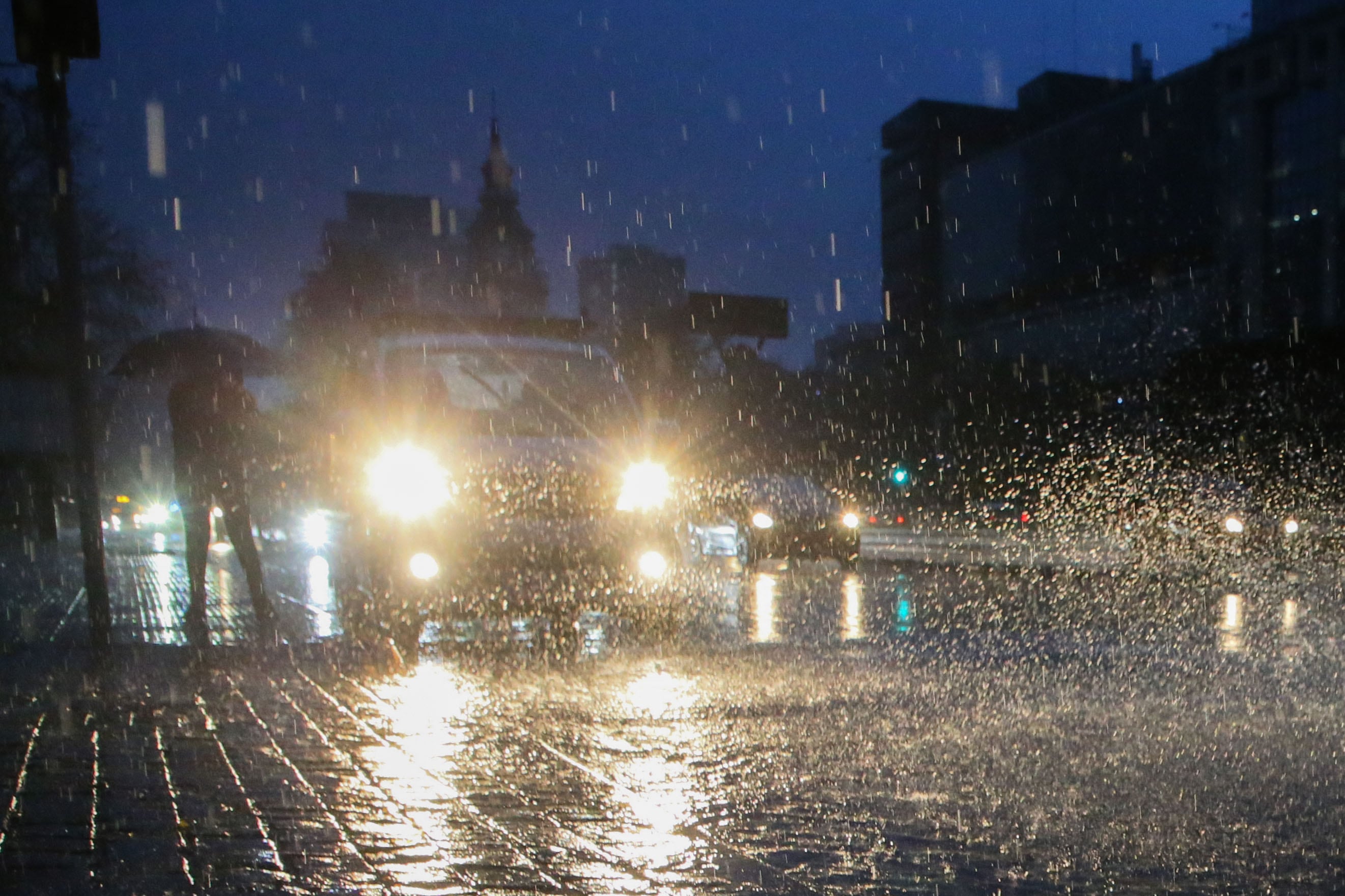 Vuelve la lluvia a la zona central: cómo será el evento de precipitaciones y las regiones afectadas