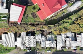 Los Lagos: lluvias causan derrumbe en Puerto Montt que afecta a cinco viviendas