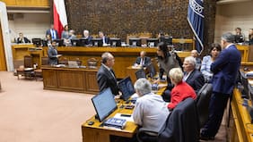 A horas de que asuma el nuevo Congreso, Senado aún no llega a acuerdo por la presidencia