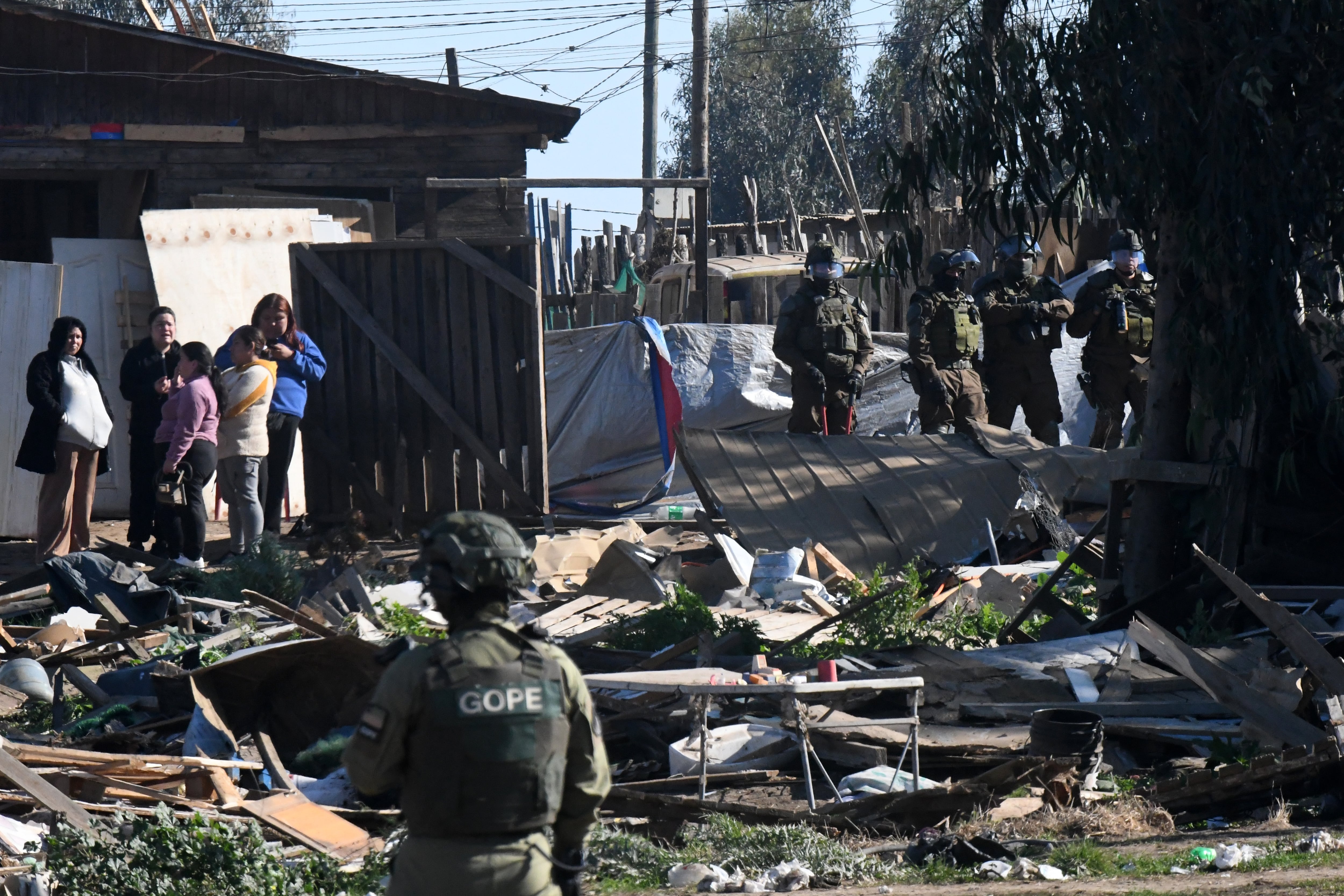 Parte la segunda etapa del desalojo de la megatoma de San Antonio: Van 2,5 hectáreas y 100 viviendas