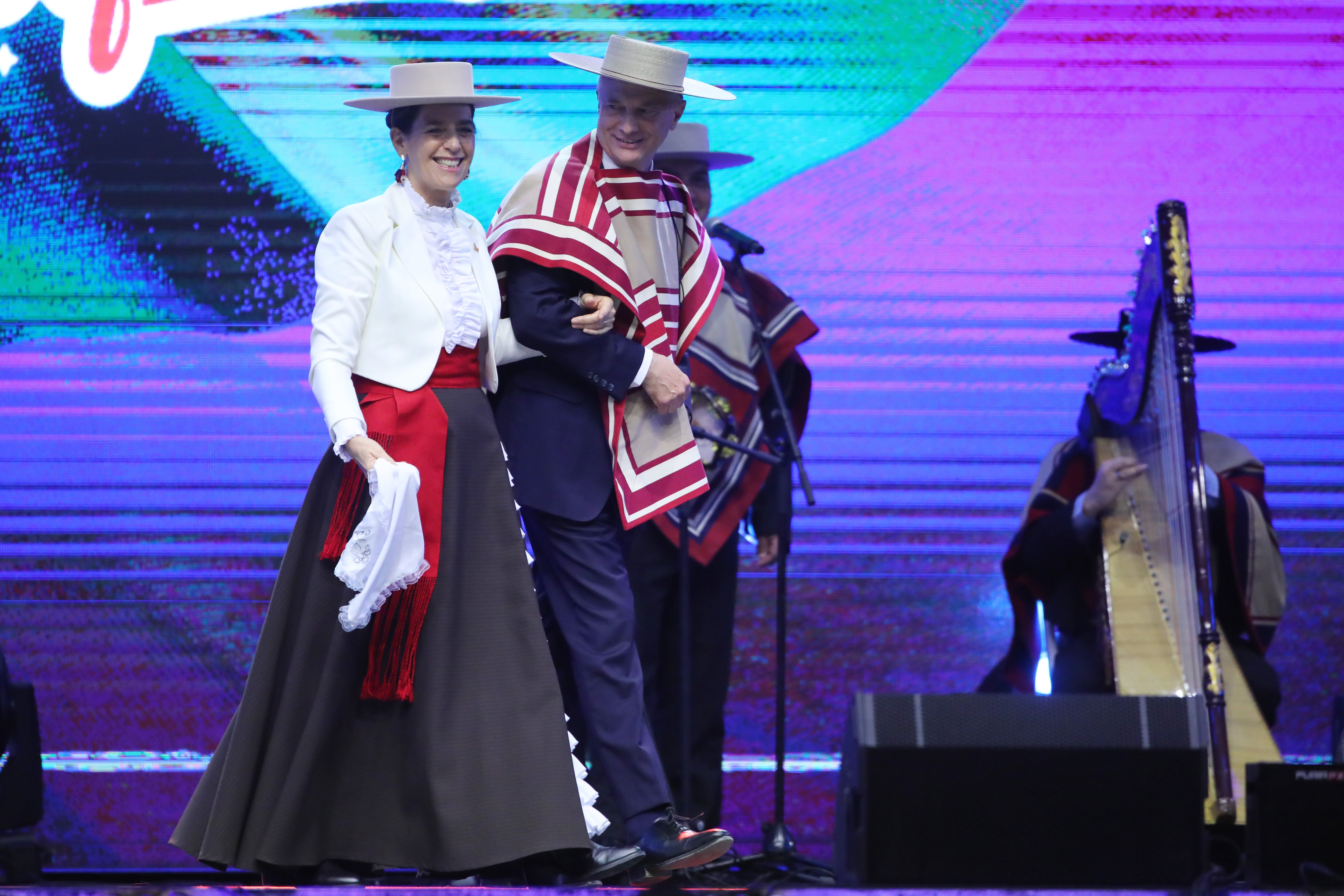 Santiago, 16 de septiembre 2026.
El Presidente de la Republica, acompanado de la Primera Dama, inaugura la Gran Fonda de Chile en el Parque Ohiggins, dando inicio a las celebraciones por Fiestas Patrias.
Jonnathan Oyarzun/Aton Chile