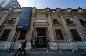 La dura crisis del Museo de Arte Precolombino: visitas bajaron un 70% y más de la mitad de su colección está cerrada