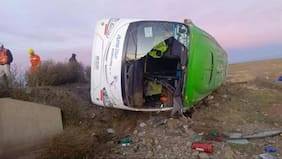 Volcamiento de bus en carretera internacional entre Bolivia y Chile deja al menos nueve personas fallecidas