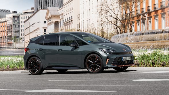 La renovación del Cupra Born viene con más potencia, tecnología y hasta 631 km de autonomía