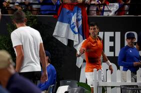 Djokovic expulsa a su hermano durante la final de Adelaida: “¡Vai fuori!”