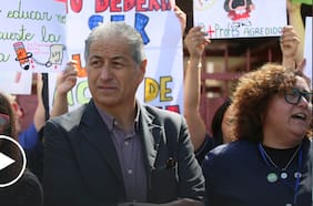 Colegio de Profesores: “Mientras Kast invita a almorzar a amigos en La Moneda, le quiere quitar alimentos a niños”