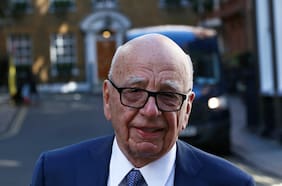 Rupert Murdoch deja la presidencia de Fox y News Corp