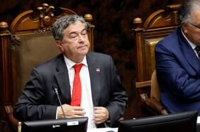 Isapres: argumentos de Juan Antonio Coloma en favor de la mutualización en el TC agrietan aun más al Senado