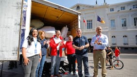 Municipalidad de Santiago concreta envío de 30 toneladas de ayuda a regiones afectas por incendios