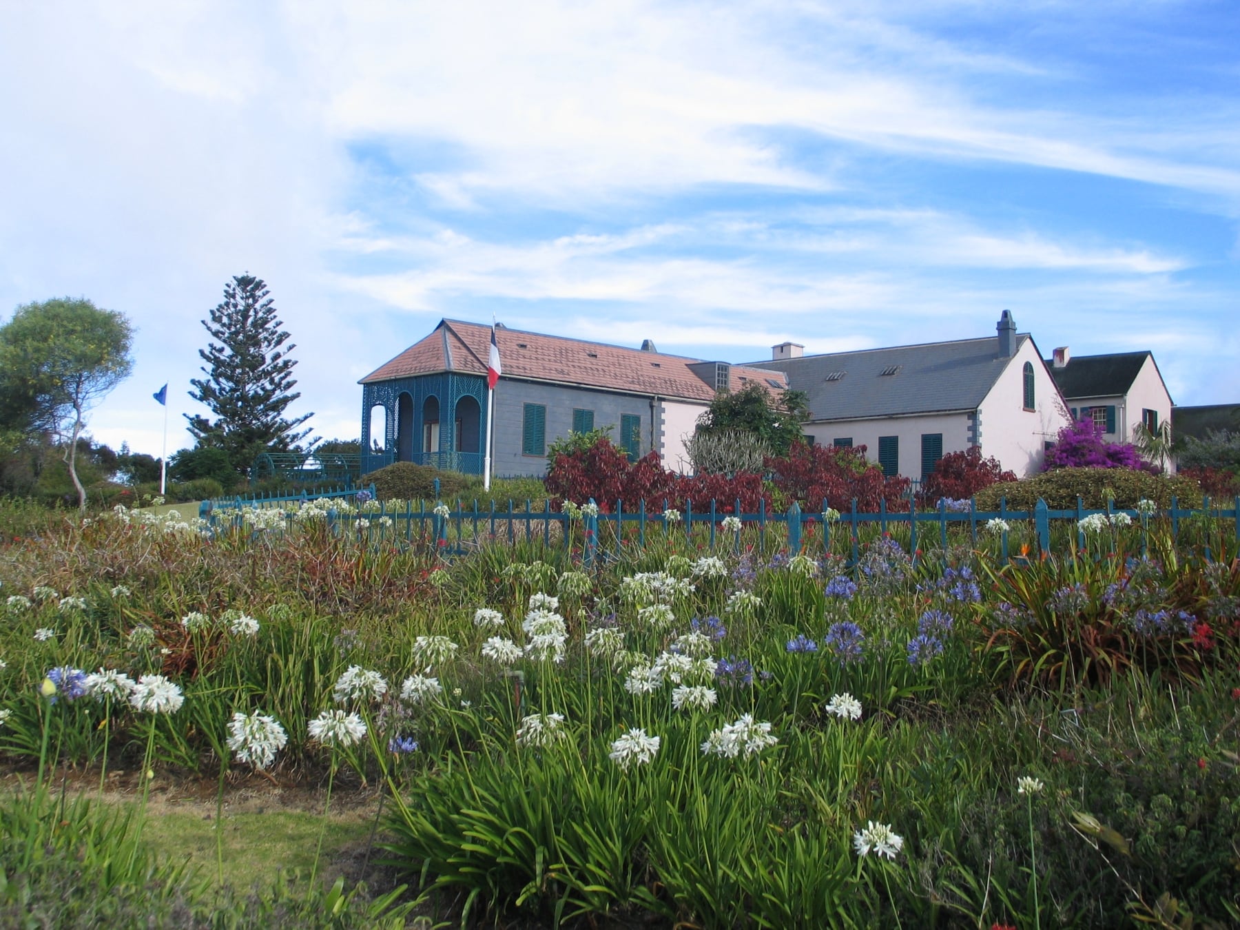 Vista actual de la casa de Longwood, en Santa Elena, lugar donde vivió Napoleón sus años finales.