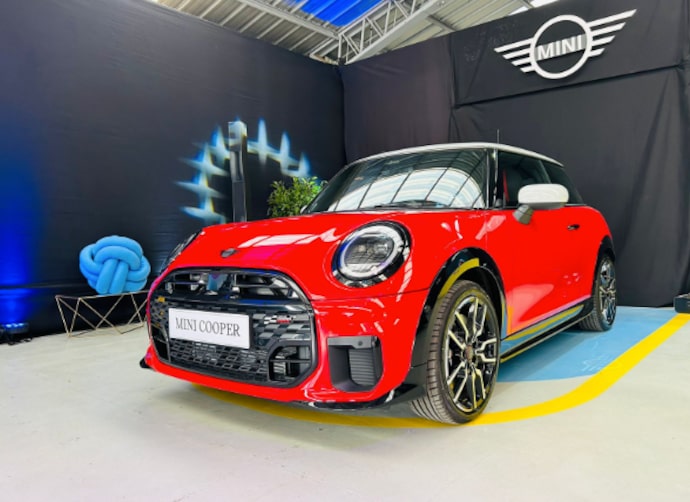 El nuevo MINI Cooper 3 puertas ya está en Chile - La Tercera