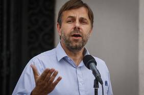 “Gran parte son sólo de reposición, no son nuevas unidades”: Municipalidad de Puente Alto rebate a Interior sobre autos policiales entregados a la comuna