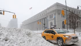 Tormenta de nieve y hielo en EE.UU.: Más de 13.000 vuelos han sido cancelados y miles de habitantes están sin electricidad