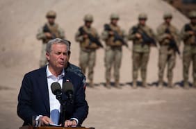 Expulsiones de inmigrantes: la gran apuesta de La Moneda para intentar recuperar el respaldo ciudadano