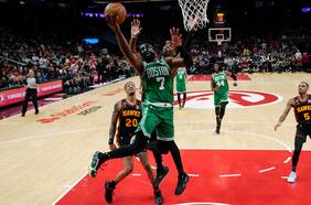Boston Celtics vence en Atlanta y definirá con Sixers el paso a la final de la Conferencia Este de la NBA