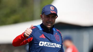 Discursos emotivos, lesiones y penales: el plan de Gustavo Álvarez para meter a la U en la final de la Copa Sudamericana
