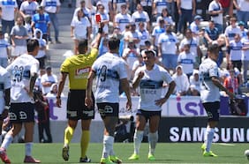 La violenta infracción de Gary Medel que dejó a la UC con diez jugadores en el Clásico Universitario