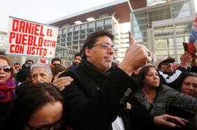 ¿Se lleva igual a primarias si continúa con arresto domiciliario? La división oficialista sobre la posible candidatura de Daniel Jadue