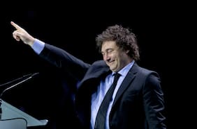 Milei encara a estudiantes de la Universidad de Stanford que lo trataron de “fascista”