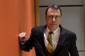 Sebastián Edwards: “Lo que hay que preguntarse es ¿qué es ‘más peor’, un IFE universal hasta noviembre, o que destruyan el mercado de capitales?”