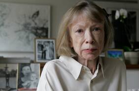 Muere Joan Didion, una de las voces más personales y vibrantes de la literatura estadounidense del siglo XX