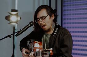 (Me llamo) Sebastián y su versión de “Colores en el viento” de Pocahontas