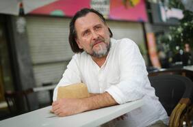 Carlos Tromben, escritor: “Allende realmente no concebía la violencia como herramienta política”