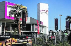 Grupo Araucana busca socio para centro comercial en Maipú, en medio de problemas de Sartor y deuda con Confuturo