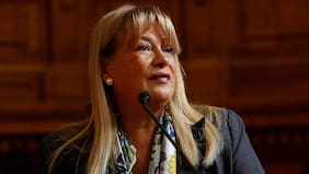 Exasistente de Vivanco relata ante Fiscalía pago de cuentas en efectivo y traslado de archivos de exministra a bodegas de Yáber