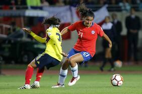 La sorpresa de Luis Mena para reemplazar a Tiane Endler en el arco de la Roja