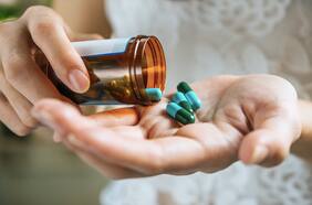 Descubren cóctel químico para revertir el envejecimiento en menos de una semana