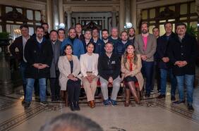 Cómo se gestó la foto en que 20 alcaldes entregaron su respaldo y una carta que refuerza el apoyo a Orrego