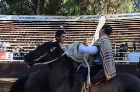 Andrés Rojas y Patricio Vidal ganan el Clasificatorio Escolar Zona Centro Sur de rodeo