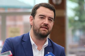 Tribunal declara admisible querella por administración desleal contra exgobernador de La Araucanía