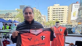 La camiseta de las 500 marcas: la revolucionaria idea de Curacaví para sobrevivir en Tercera División