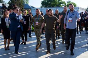 Zelensky agradece propuestas de paz pero insiste en que deben sustentarse en no cesión de territorio a Rusia