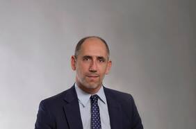 Miguel Mata, gerente general de Santander Chile: “Queremos ayudar a nuestros clientes a transitar hacia una economía verde”