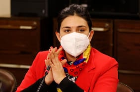 Cariola afirma que habló con Espinoza tras críticas a “Casas por el Apruebo”: “Me dijo no tenía claro de qué me estaban preguntando”