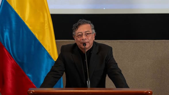 Petro deja un déficit en fuerte alza y un salario mínimo récord