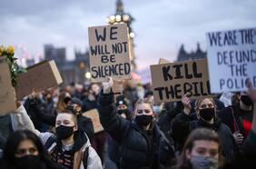 El polémico proyecto de ley antiprotestas de Boris Johnson que provocó el choque entre laboristas y conservadores