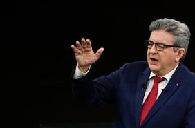 El incidente de violencia de género que salpica a Jean-Luc Mélenchon, el líder de la izquierda francesa