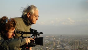 “Estábamos planeando su viaje a Chile”: productora de Patricio Guzmán revela filme inconcluso