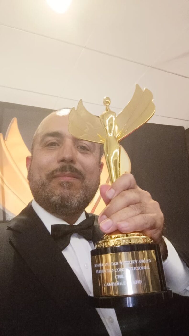 El "En contra" ganó premio en los Napolitan Victory Awards