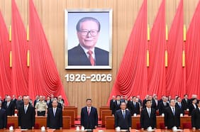 Xi Jinping en acto por centenario de Jiang Zemin: Elogia la represión de Tiananmén y pide volver a una China con “espíritu de lucha indomable”
