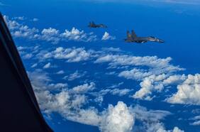 Taiwán detecta 33 cazas y diez buques de guerra chinos en las inmediaciones de la isla