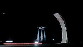 La física del Tesla Roadster: cómo se pega al suelo y por qué puede avanzar boca abajo