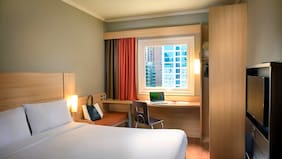 Conectado a la ciudad y en “alianzas con festivales” de música: así es el Hotel ibis Santiago Providencia